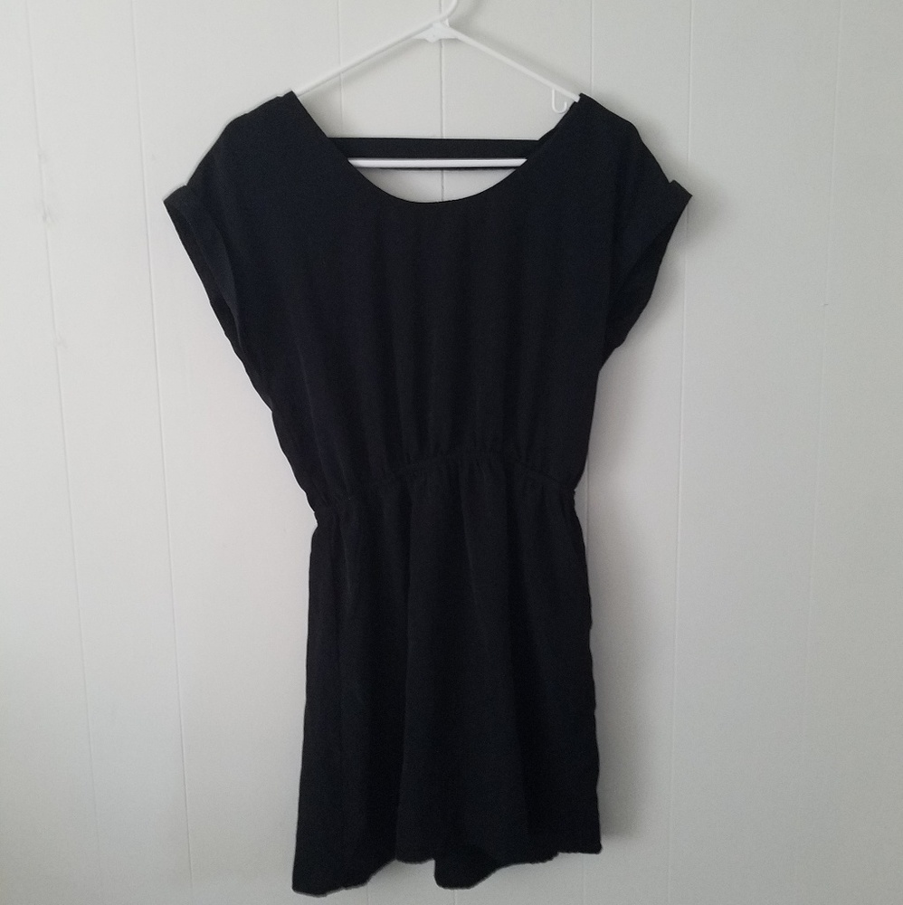 Black dress with Pockets!